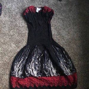 Black red dress